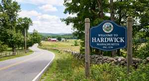 Welcome to Hardwick, MA sign