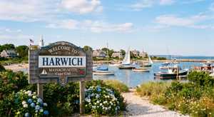 Welcome to Harwich, MA sign